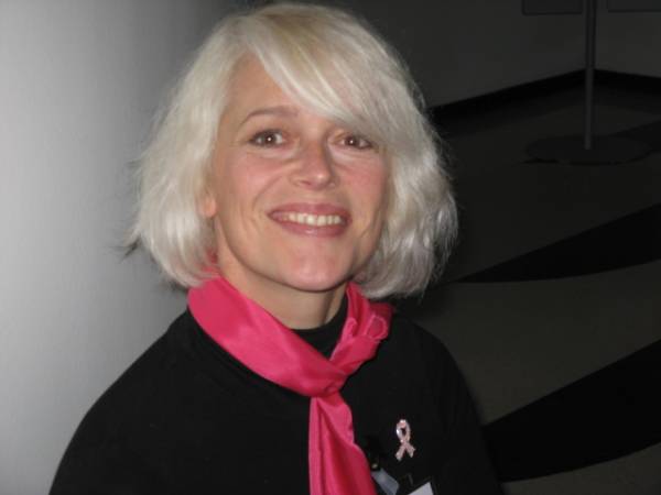 Голландка Дитта Куйпенс, которой удалили опухоль груди в 42 года, рассказала, как она живет дальше