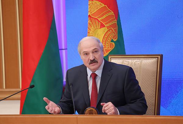 Лукашенко объяснил причины строительства нового "президентского" медцентра
