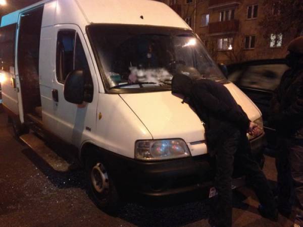 В Минске задержали водителя маршрутки, стоящего на  учете в наркологическом диспансере: он продавал наркотики прямо в салоне 
