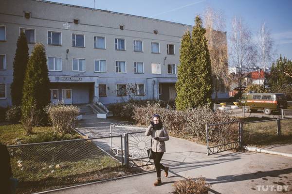 Жители Сеницы  недовольны, что их отправляют в детскую больницу в Боровляны, хотя рядом есть  3-я детская больница на Кижеватова