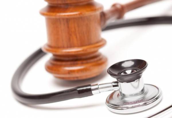Впервые в Беларуси создано специальное адвокатское бюро, которое будет юридически защищать врачей от хамства