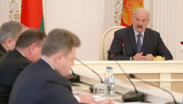 Президент Лукашенко недоволен ростом импорта лекарств в Беларусь