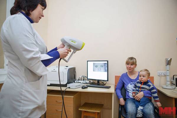 В 4 больнице Минска установлен уникальный дистанционный рефрактометр для корректной проверки зрения детей с 6 месяцев