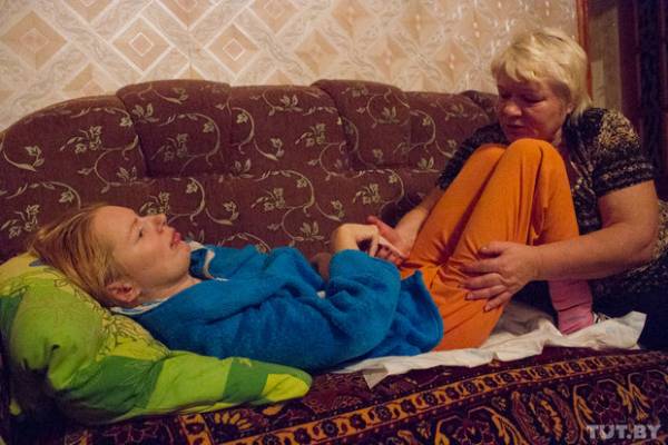 «В больнице скорой помощи в Могилеве спасли, но не старались вылечить»: мать 5 лет пытается поставить на ноги дочь-следователя после ДТП, помочь могут только за рубежом