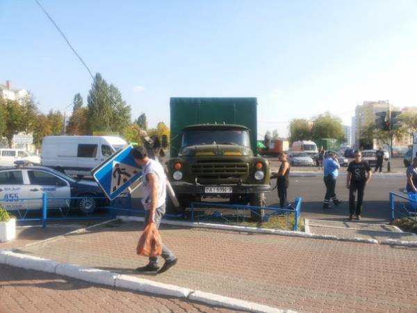 В Мозыре водитель ЗИЛа умер за рулем на перекрестке вследствие обострения заболевания сердца