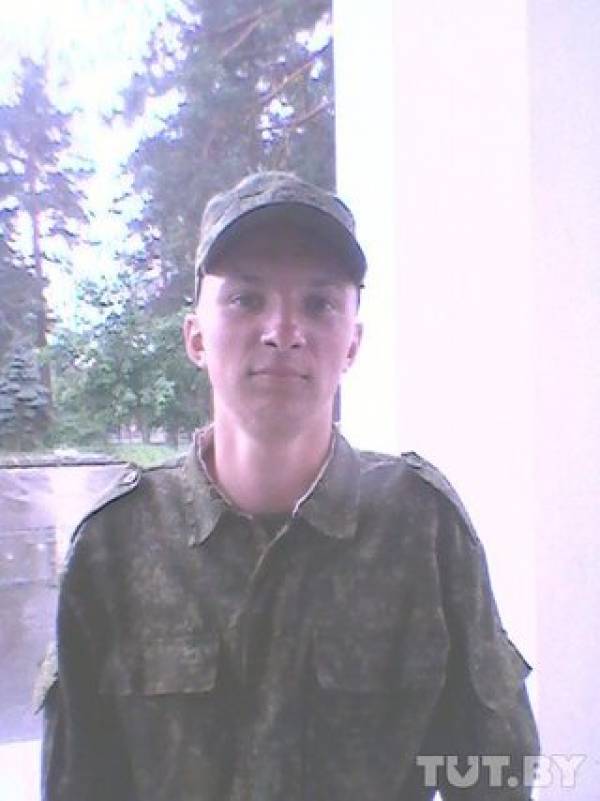 В воинской части в Печах (Минская область) умер 18-летний солдат Владислав Ягодкин. Предварительный диагноз – гипертонический криз с отеком легких