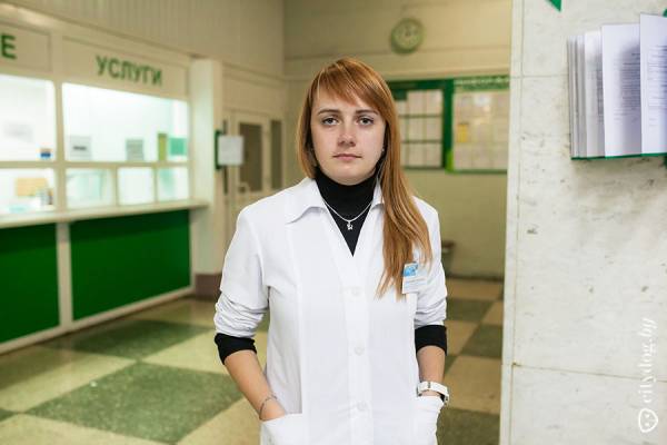 26-летний врач-бактериолог в Минске: Зарплата за сентябрь – 5 млн 400 рублей, закончилось мое распределение, но я осталась работать врачом
