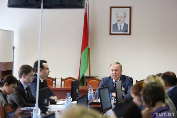 Министр здравоохранения - об итогах развития медицины в Беларуси к 2013 году и отличиях частной медицины от государственной 