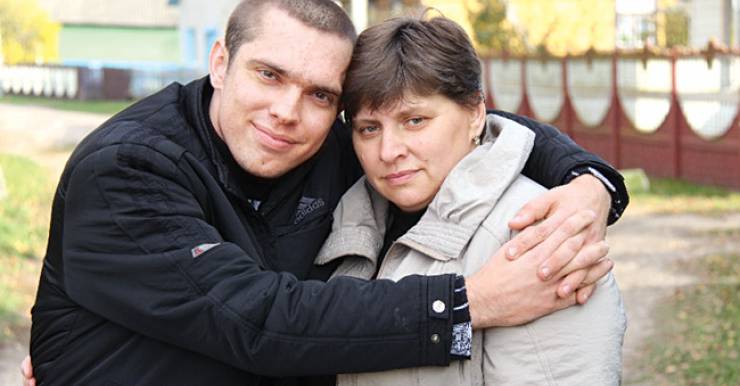 Александр Климович из поселка Ружаны (Брестская область) с диагнозом "нефросклероз" получил от мамы почку