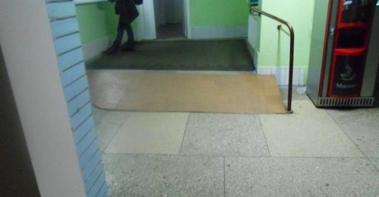 42-летняя женщина упала и сломала шейку бедра в Минской районной больнице в Боровлянах