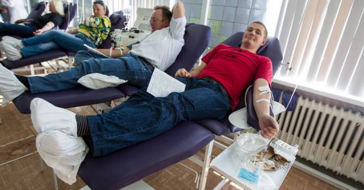 Донорство в беларуси. Станция переливания крови Могилев. День донора МОСПК. Центр переливания крови машини зал.