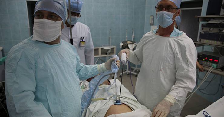 Гинекологическая больница Минска: врачи впервые удалили опухоль матки через пупок (однопортовый лапароскопический доступ)