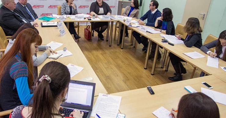 на заседании круглого стола на заседании круглого стола