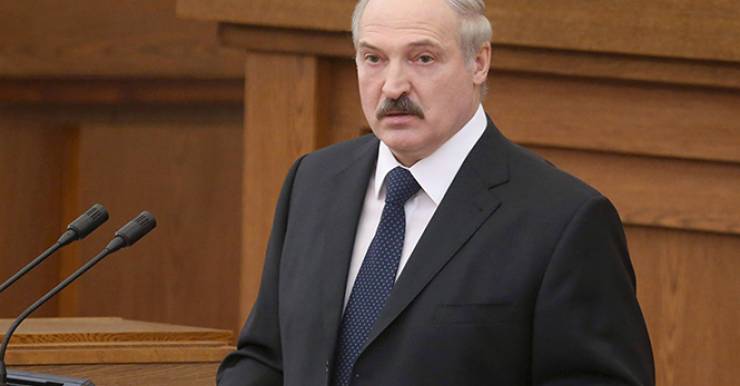 Александр Лукашенко во время Послания белорусскому народу 22 апреля