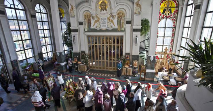 К мощам святого Луки в Минске приходят поклониться и врачи, и пациенты