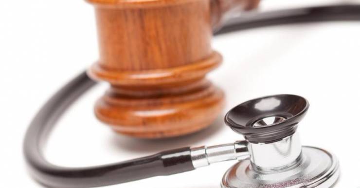 Впервые в Беларуси создано специальное адвокатское бюро, которое будет юридически защищать врачей от хамства