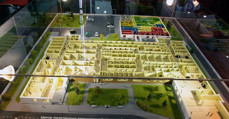 Центр позитронно-эмиссионной томографии, равных которому не будет в Восточной Европе, не говоря про постсоветское пространство, возводят на территории РНПЦ онкологии и медицинской радиологии им. Н.Н. Александрова