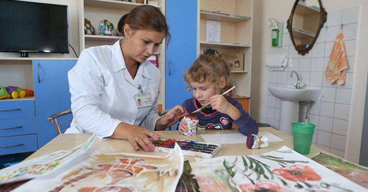 В мире для лечения детей с детским церебральным параличом трансплантацию стволовых клеток стали использовать 5–7 лет назад. В Беларуси также освоили этот метод.