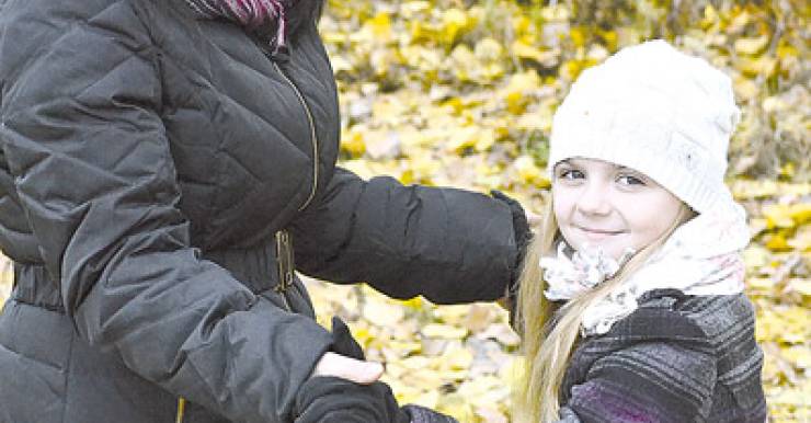 Десятилетняя минчанка Анастасия Гаврик больше года живет с маминой печенью