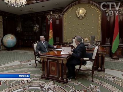Лукашенко считает, что Минздрав не должен бояться признать, если с принятием решения о новом порядке отпуска лекарственных средств в аптеках была совершена ошибка Лукашенко считает, что Минздрав не должен бояться признать, если с принятием решения о новом порядке отпуска лекарственных средств в аптеках была совершена ошибка